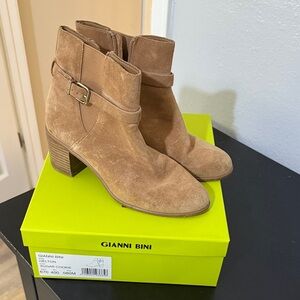 Gianni Bini Women's Helton Sugar Cookie Booties. Size: 8